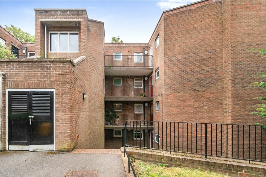 sold garrick close london 32908 - Gibbs Gillespie