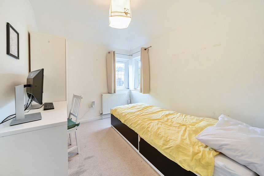 for sale brookdene avenue london 32914 - Gibbs Gillespie