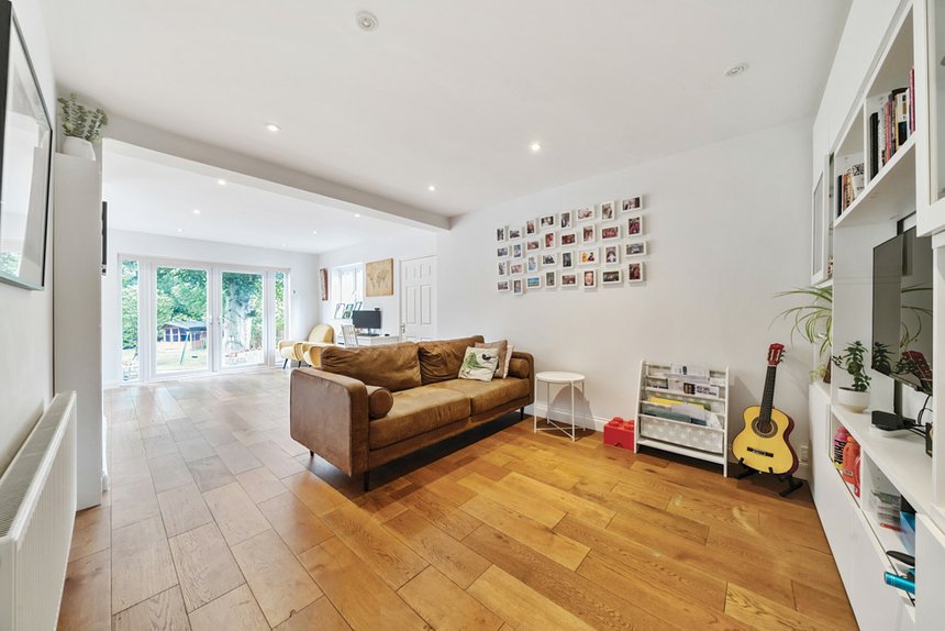 for sale brookdene avenue london 32914 - Gibbs Gillespie