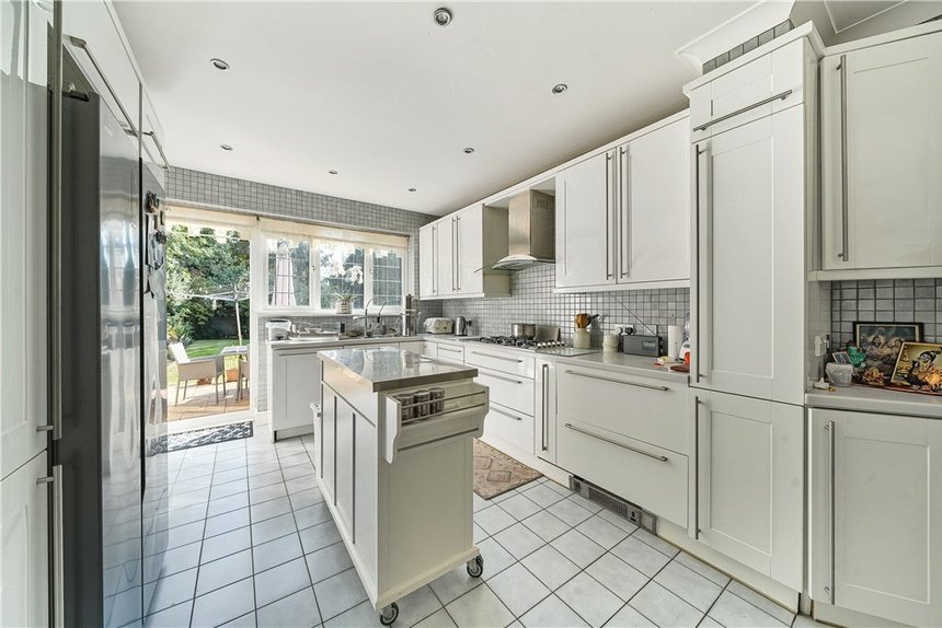 under offer embry way london 32932 - Gibbs Gillespie