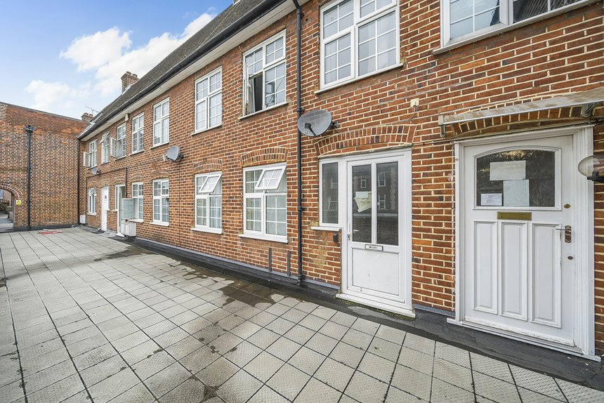 sold park way london 32943 - Gibbs Gillespie