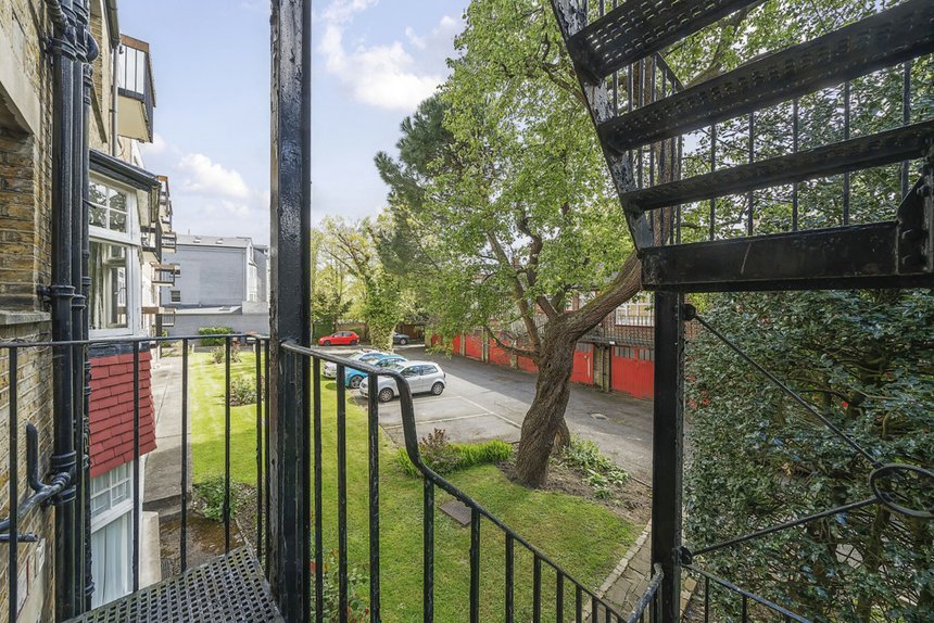 under offer eaton rise london 32954 - Gibbs Gillespie