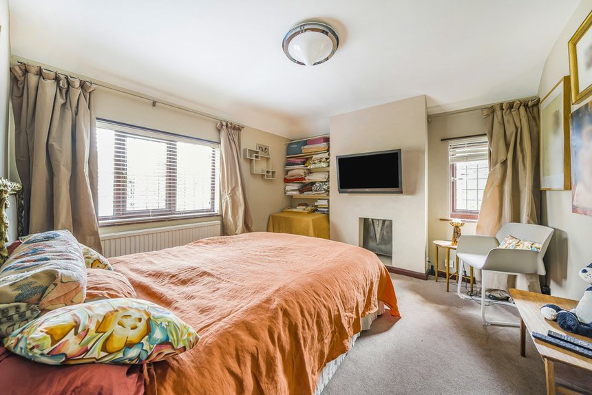 for sale west end avenue london 32984 - Gibbs Gillespie