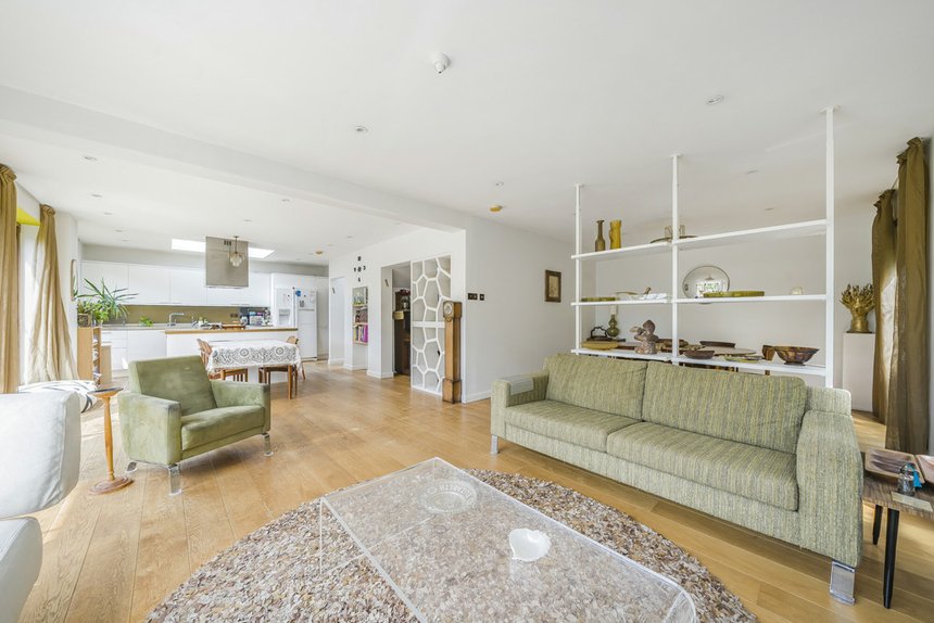 for sale west end avenue london 32984 - Gibbs Gillespie