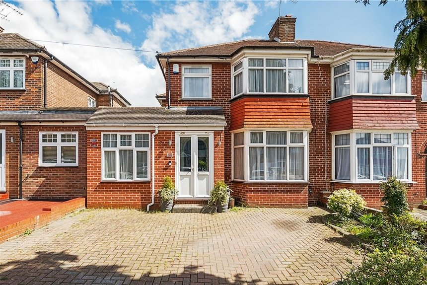 sold st. andrews drive london 32987 - Gibbs Gillespie