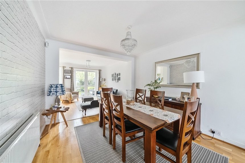 sold st. andrews drive london 32987 - Gibbs Gillespie