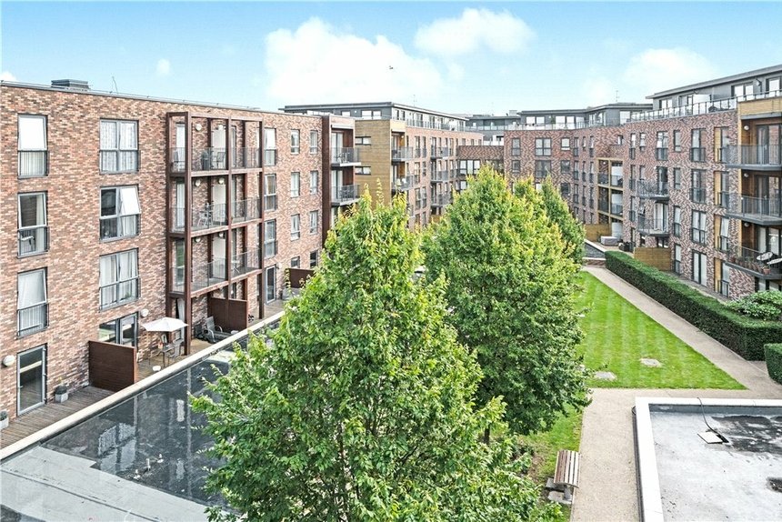 for sale unwin way london 32991 - Gibbs Gillespie