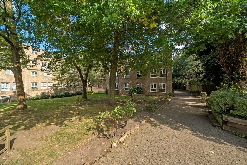 sold cheriton close london 32993 - Gibbs Gillespie