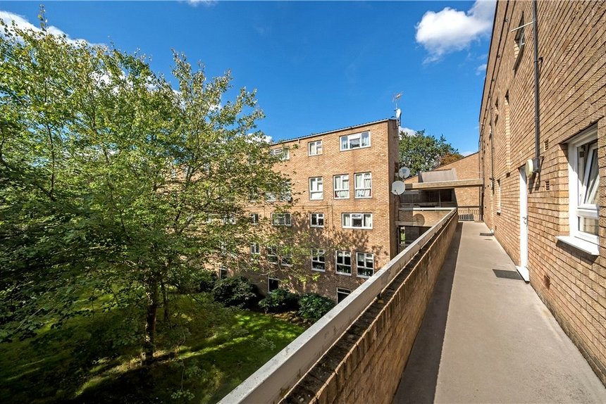 sold cheriton close london 32993 - Gibbs Gillespie