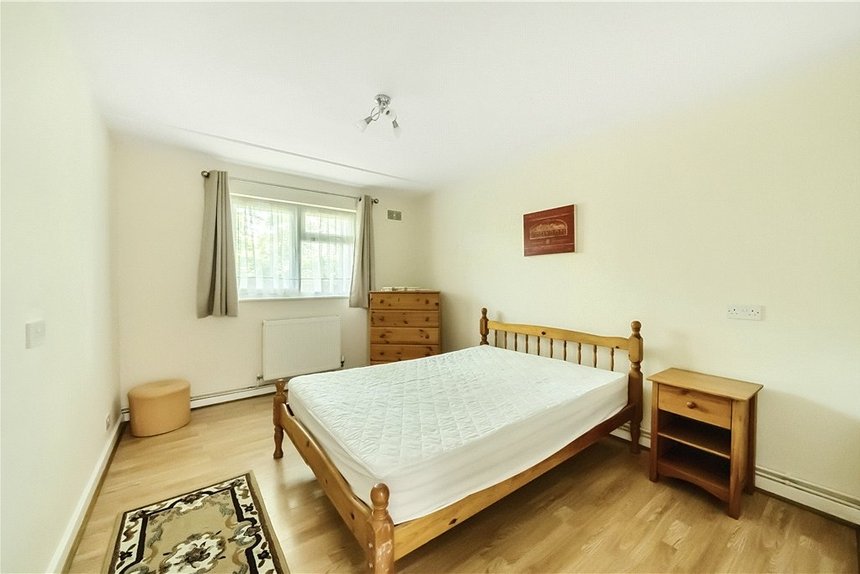 for sale garrick close london 33032 - Gibbs Gillespie