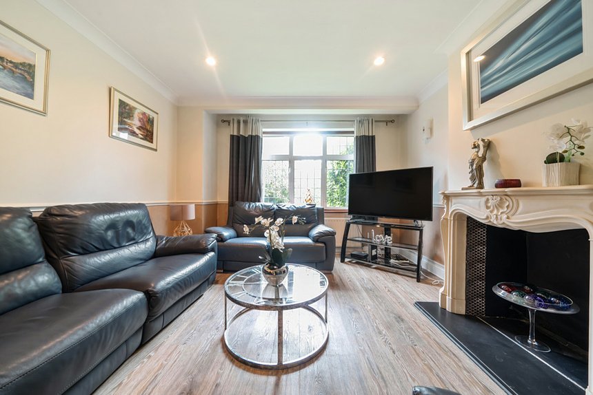 for sale court road london 33048 - Gibbs Gillespie