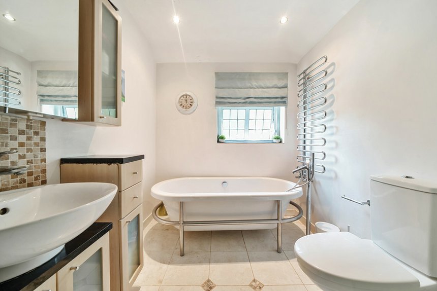 for sale court road london 33048 - Gibbs Gillespie