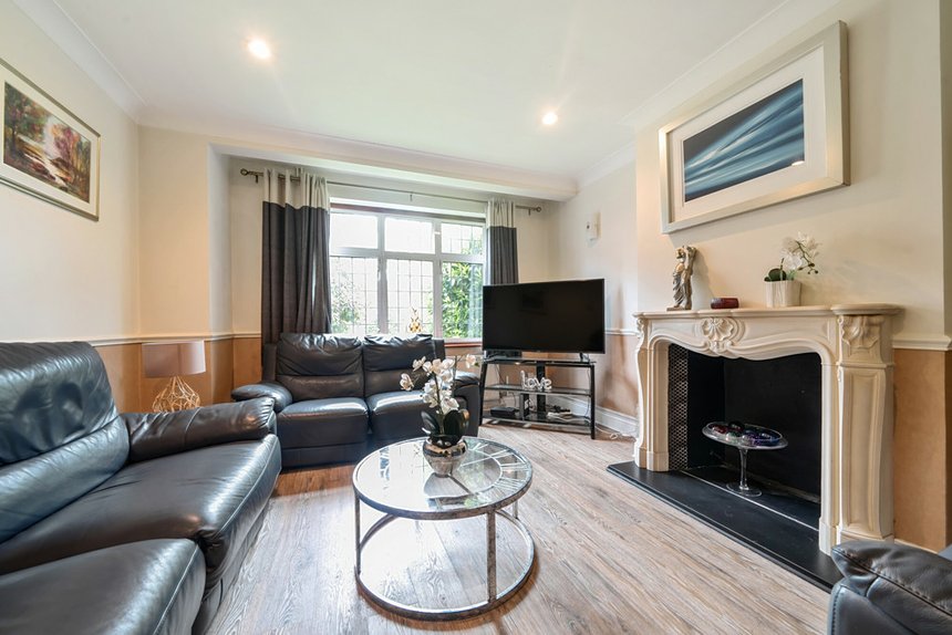 for sale court road london 33048 - Gibbs Gillespie