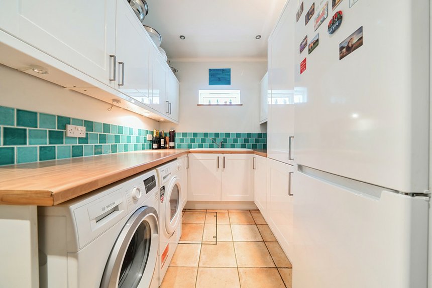 for sale court road london 33048 - Gibbs Gillespie