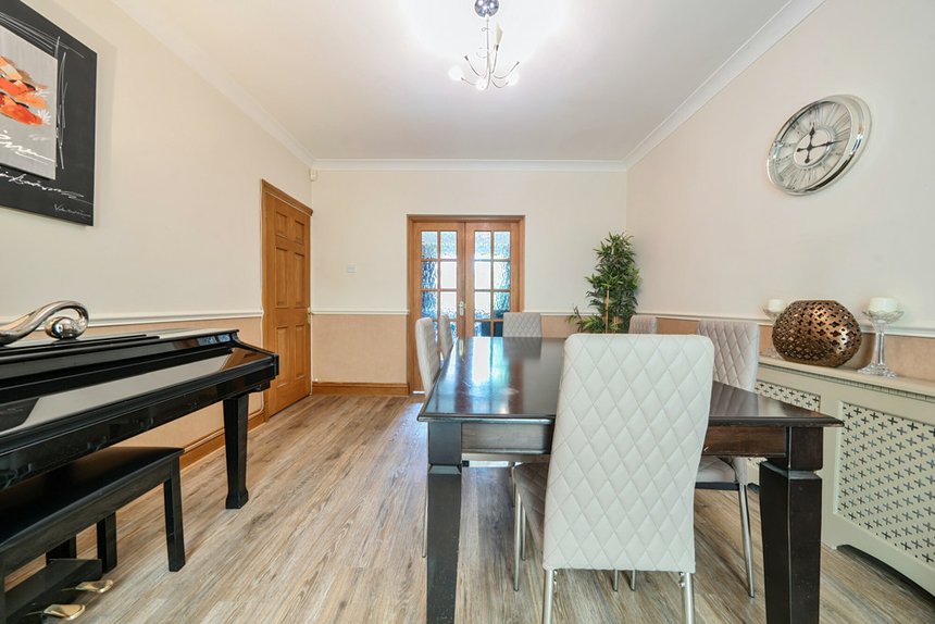 for sale court road london 33048 - Gibbs Gillespie