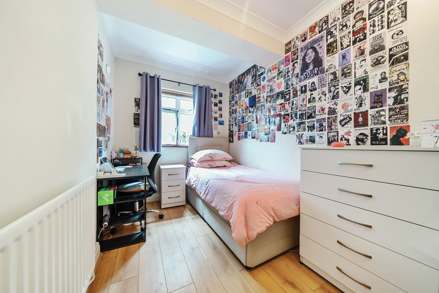 for sale court road london 33048 - Gibbs Gillespie