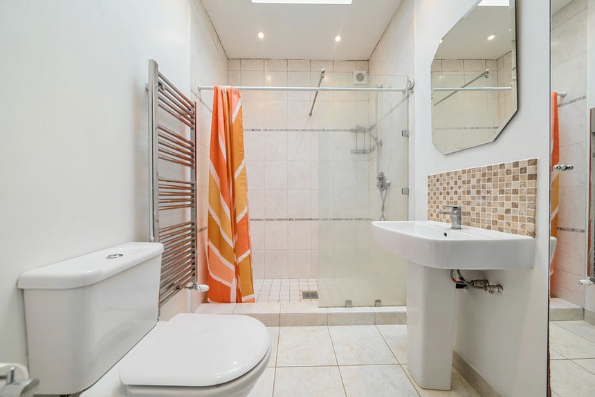 for sale court road london 33048 - Gibbs Gillespie