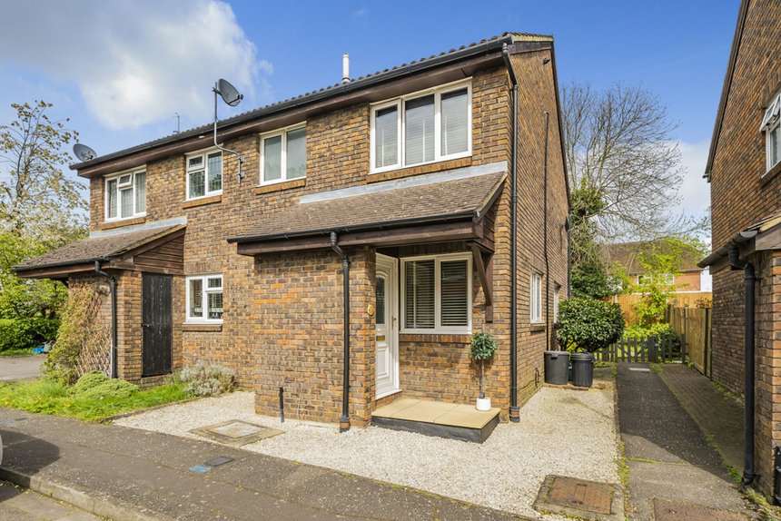 sold hambledon close london 33067 - Gibbs Gillespie