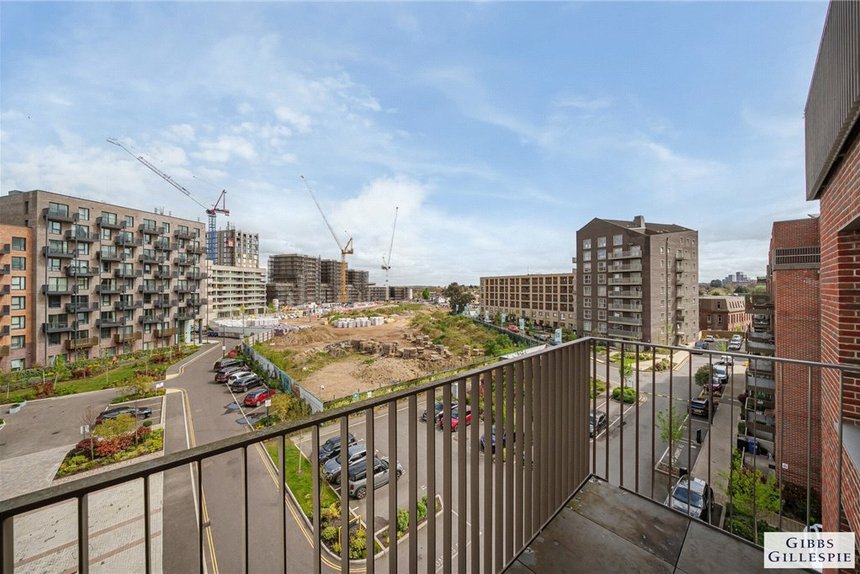 sold hazeview apartments london 33076 - Gibbs Gillespie