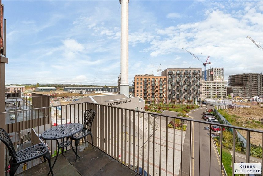 sold hazeview apartments london 33076 - Gibbs Gillespie