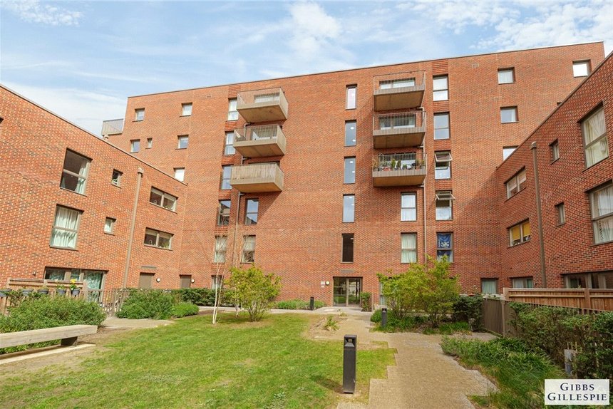 sold hazeview apartments london 33076 - Gibbs Gillespie