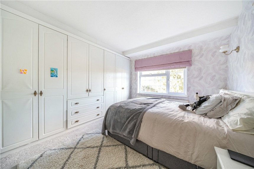 for sale whitegate gardens london 33085 - Gibbs Gillespie