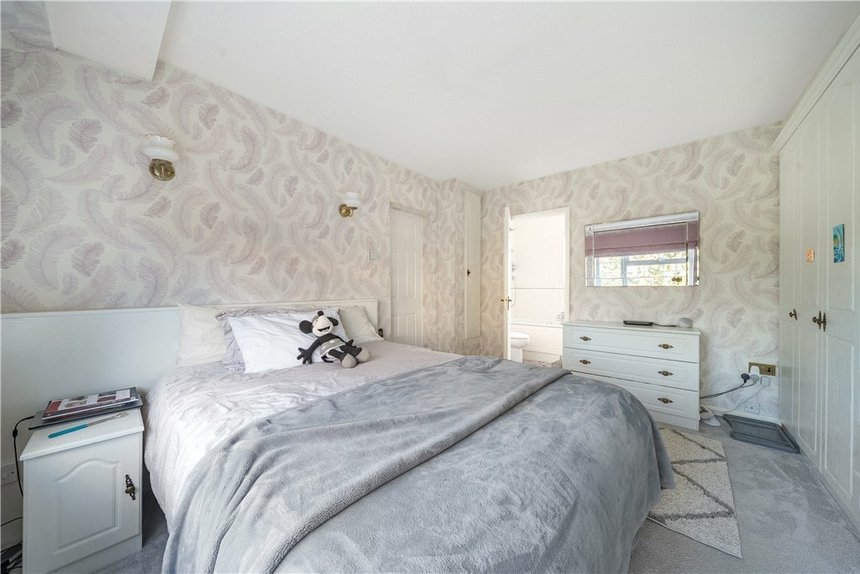 for sale whitegate gardens london 33085 - Gibbs Gillespie