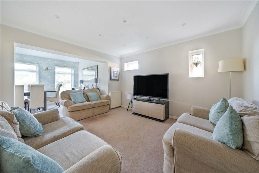 for sale whitegate gardens london 33085 - Gibbs Gillespie
