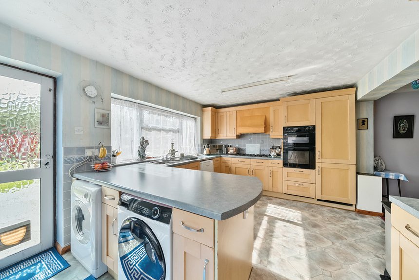 sold winton drive london 33087 - Gibbs Gillespie