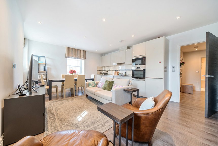 for sale kew bridge road london 33088 - Gibbs Gillespie