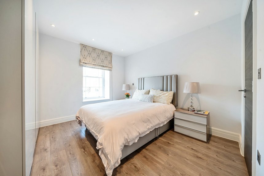 for sale kew bridge road london 33088 - Gibbs Gillespie