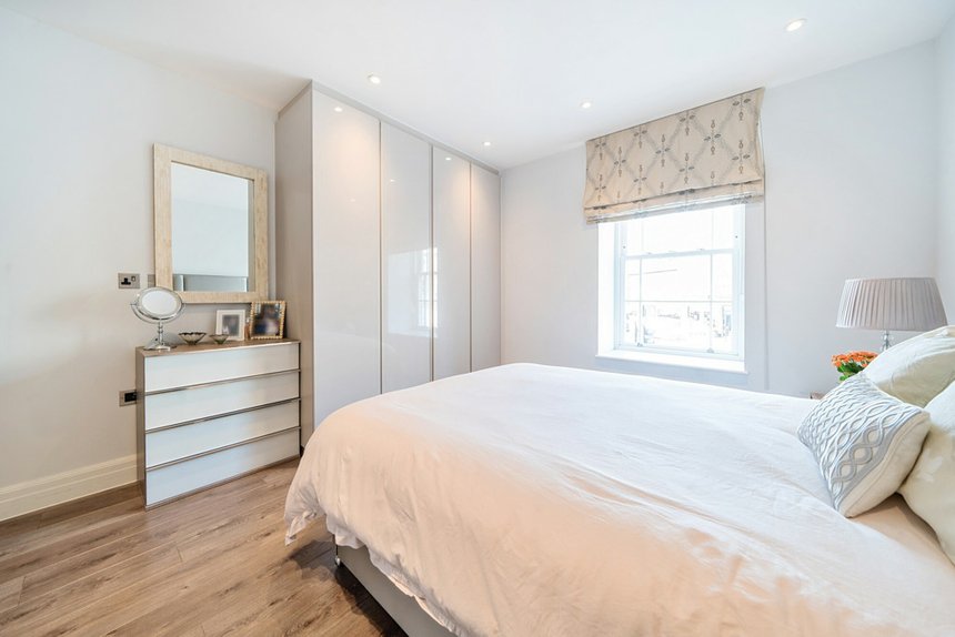 for sale kew bridge road london 33088 - Gibbs Gillespie