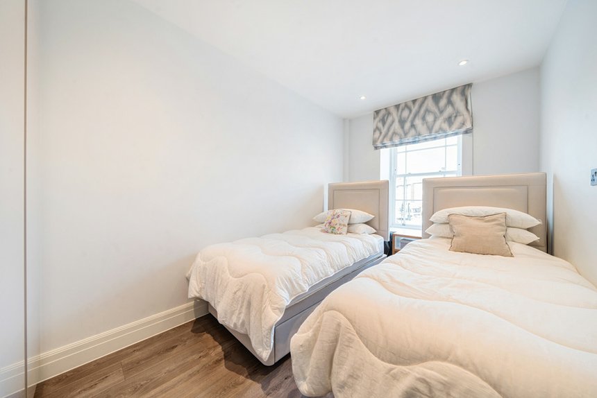 for sale kew bridge road london 33088 - Gibbs Gillespie