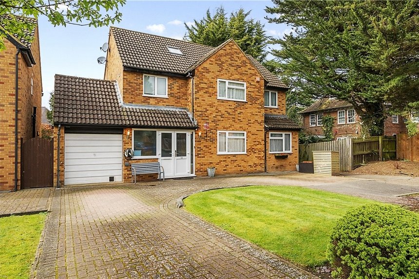for sale kirby close london 33114 - Gibbs Gillespie