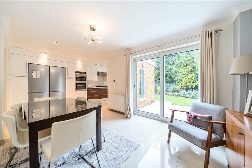 for sale kirby close london 33114 - Gibbs Gillespie