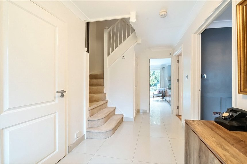 for sale kirby close london 33114 - Gibbs Gillespie