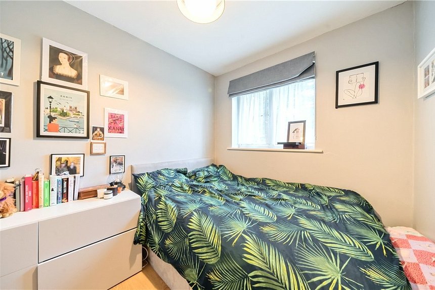 for sale kirby close london 33114 - Gibbs Gillespie