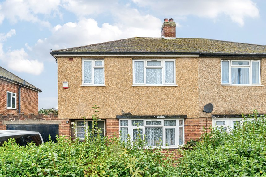 sold northolt avenue london 33121 - Gibbs Gillespie