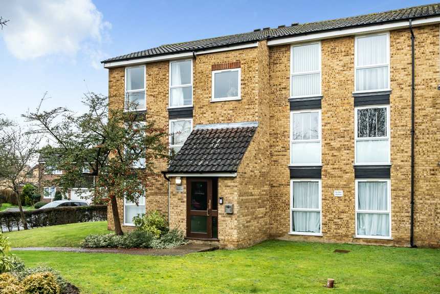 sold melville close london 33134 - Gibbs Gillespie