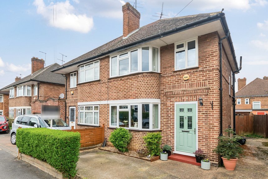 sold russell close london 33154 - Gibbs Gillespie