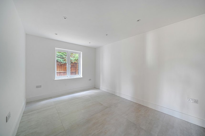 for sale parkfield london 33266 - Gibbs Gillespie