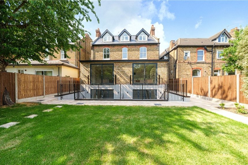 sold freeland road london 33269 - Gibbs Gillespie