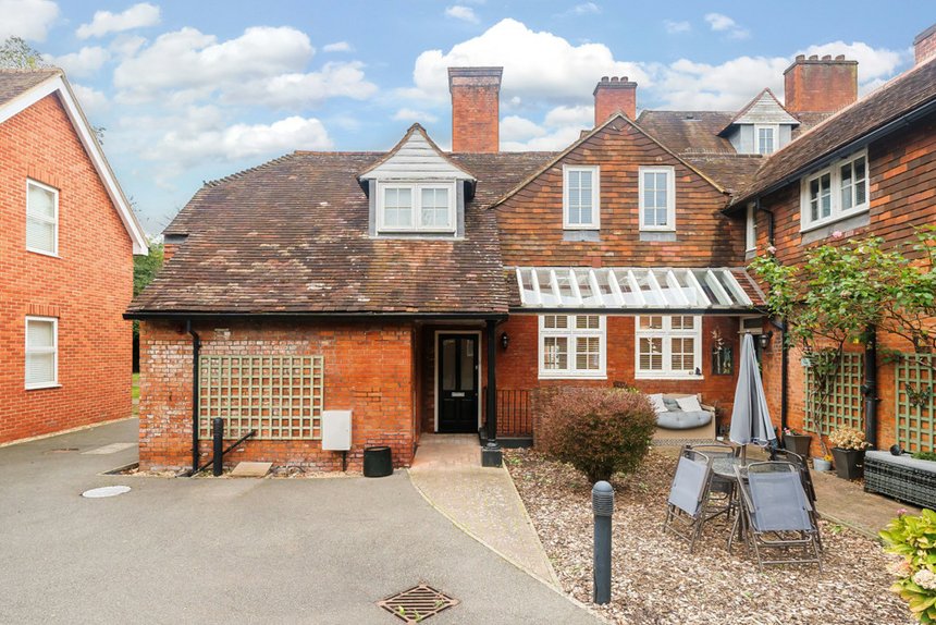 for sale lidgould grove london 33273 - Gibbs Gillespie