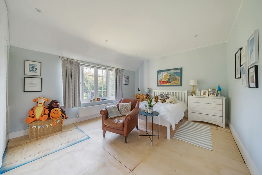 for sale cedars avenue london 33330 - Gibbs Gillespie
