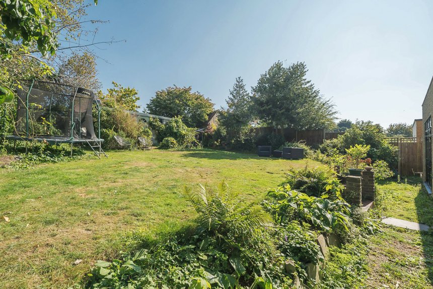 for sale cedars avenue london 33330 - Gibbs Gillespie