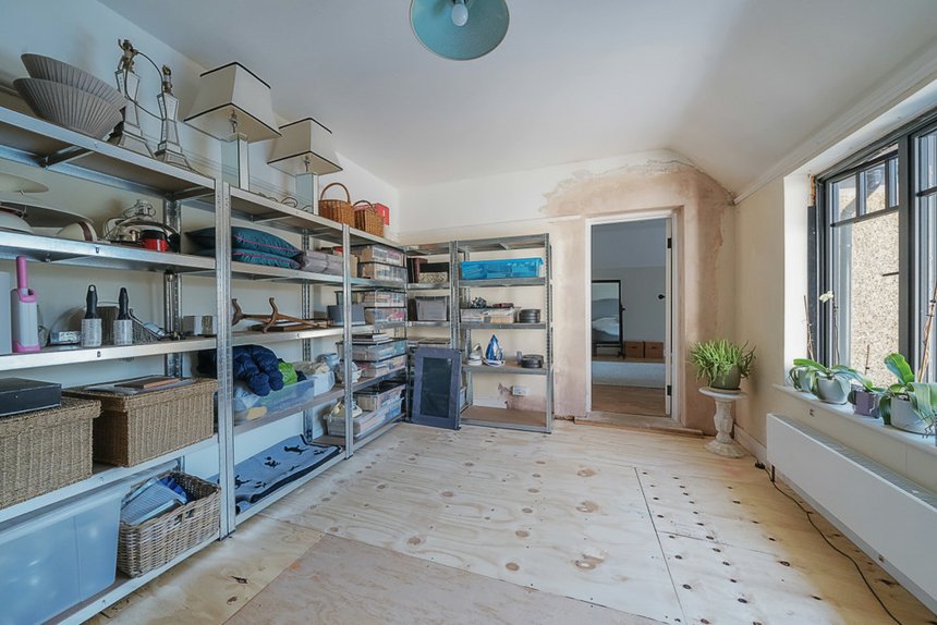 for sale cedars avenue london 33330 - Gibbs Gillespie