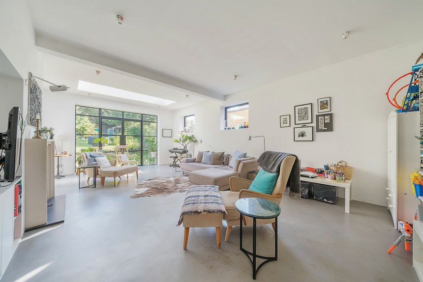 for sale cedars avenue london 33330 - Gibbs Gillespie