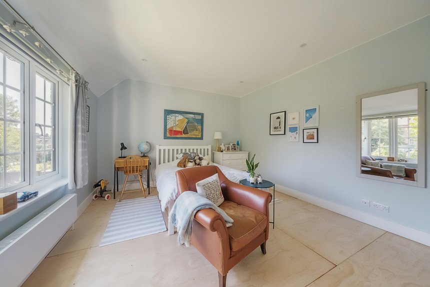 for sale cedars avenue london 33330 - Gibbs Gillespie