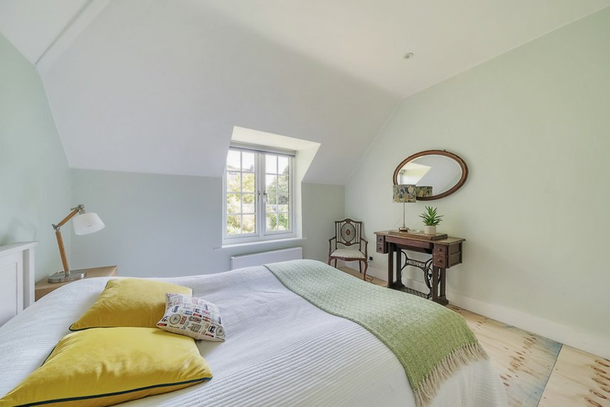 for sale cedars avenue london 33330 - Gibbs Gillespie