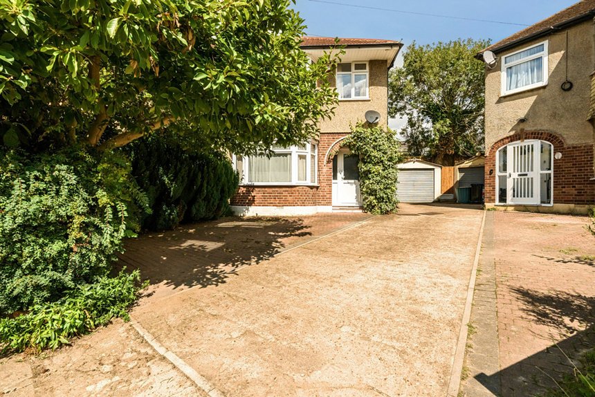 sold cotswold close london 33368 - Gibbs Gillespie